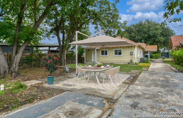 Image 31 of 38 For 1932 Huisache W