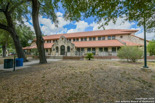 Image 35 of 38 For 1932 Huisache W