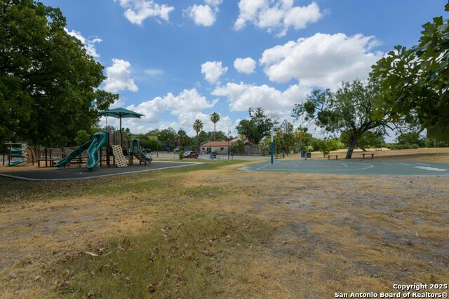 Image 37 of 38 For 1932 Huisache W