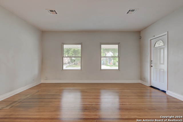 Image 8 of 38 For 1932 Huisache W