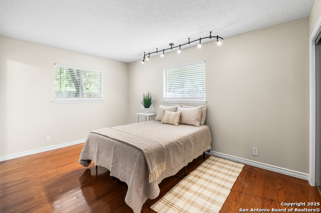 Image 38 of 41 For 4907 El Gusto St