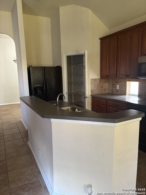 Listing photo id 14 for 4743 River Rock