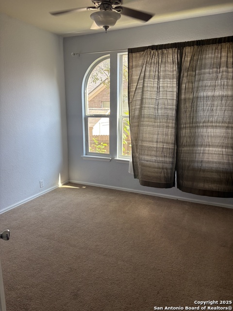 Listing photo id 21 for 4743 River Rock