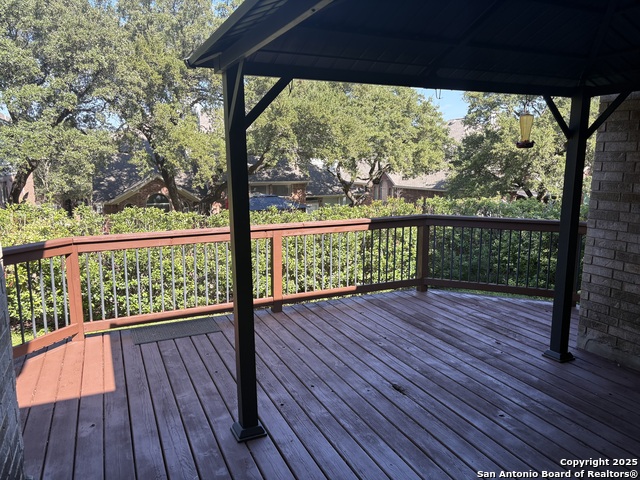 Listing photo id 27 for 4743 River Rock