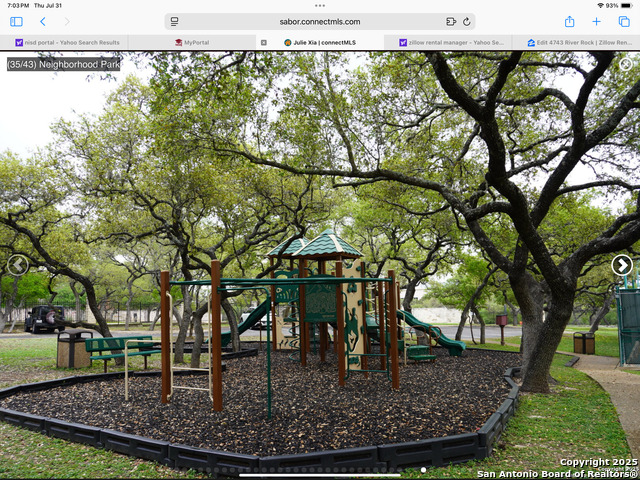 Listing photo id 4 for 4743 River Rock