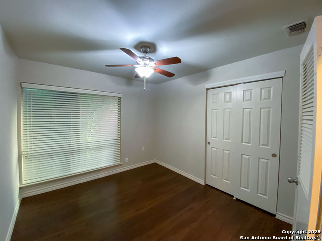 Image 10 of 26 For 4035 Shenandale St