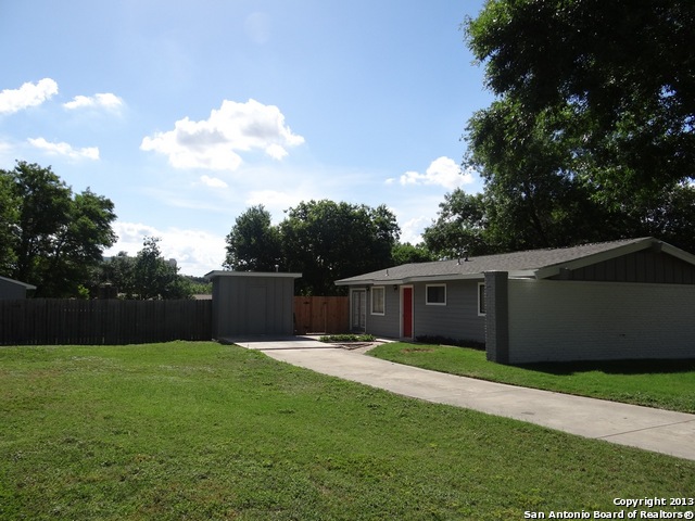 Image 21 of 26 For 4035 Shenandale St