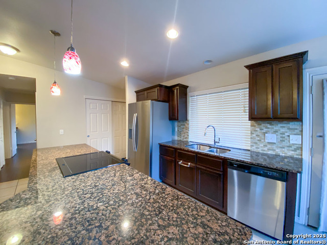 Image 3 of 26 For 4035 Shenandale St