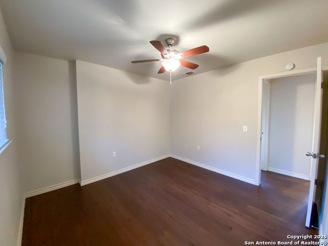 Image 9 of 26 For 4035 Shenandale St