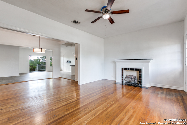 Image 4 of 25 For 2022 Craig W