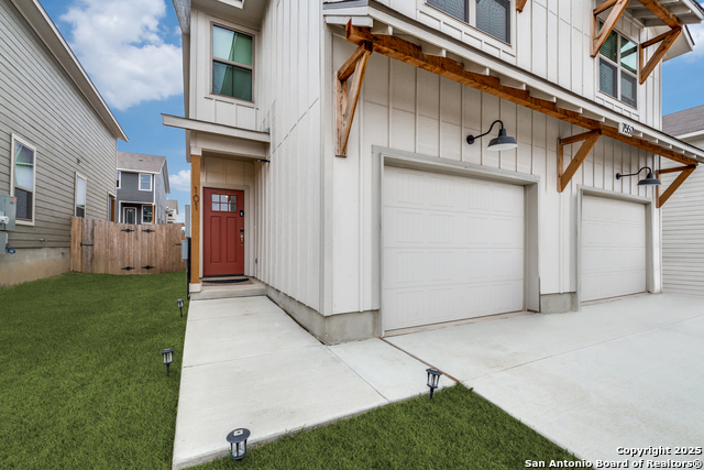 Image 2 of 12 For 7552 Magnolia Village 101