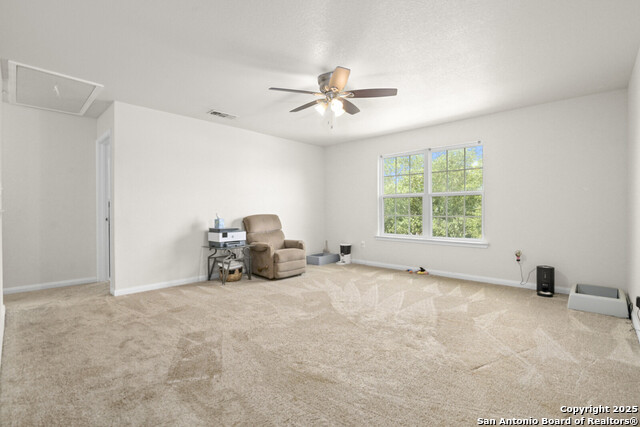 Listing photo id 11 for 6015 Kensinger Pass