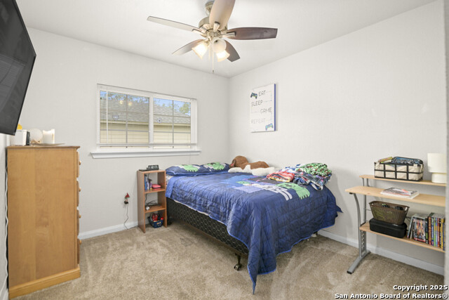 Listing photo id 17 for 6015 Kensinger Pass