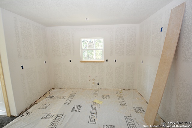 Image 4 of 10 For 968 High Dr.