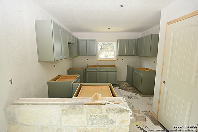 Image 3 of 10 For 926 High  