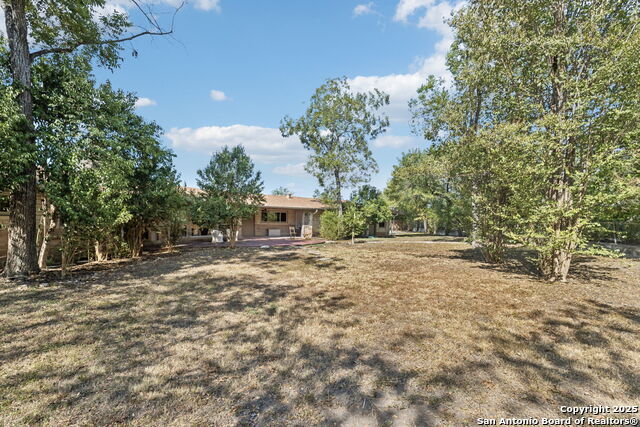 Listing photo id 33 for 201 Jeanette