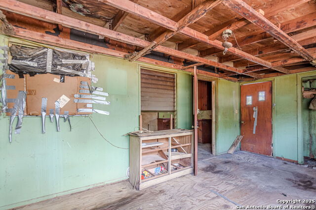 Image 9 of 19 For 2855 San Antonio W