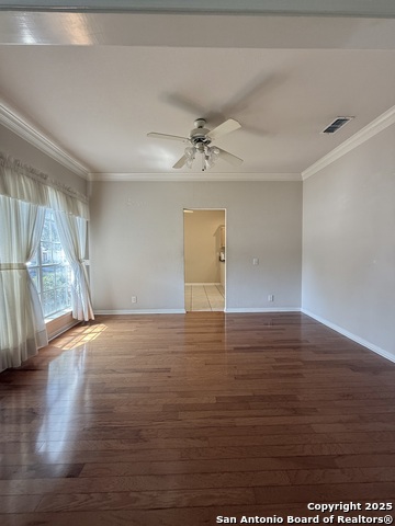 Listing photo id 9 for 4415 Shavano