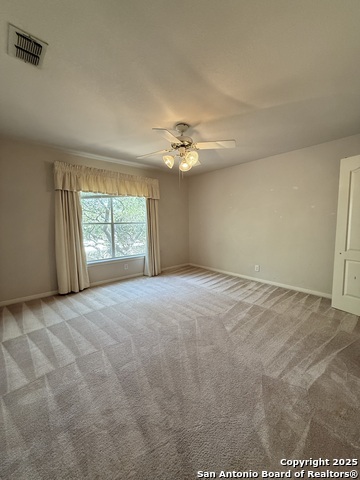 Listing photo id 12 for 4415 Shavano