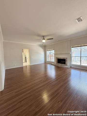 Listing photo id 5 for 4415 Shavano