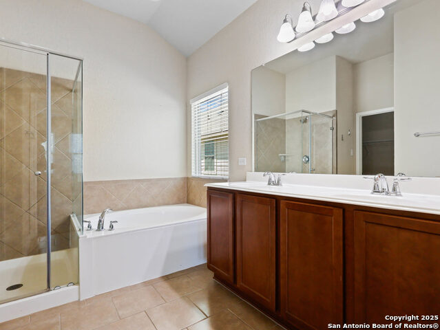 Image 16 of 25 For 819 Highland Vista