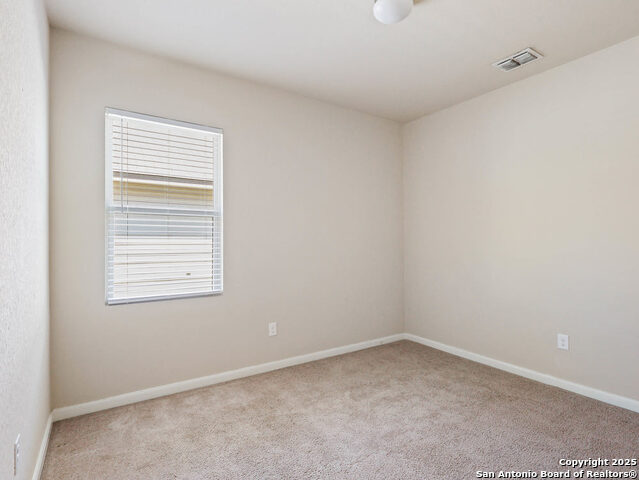 Image 19 of 25 For 819 Highland Vista