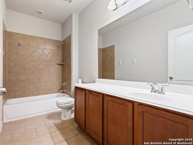 Image 21 of 25 For 819 Highland Vista