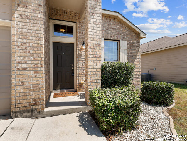 Image 3 of 25 For 819 Highland Vista