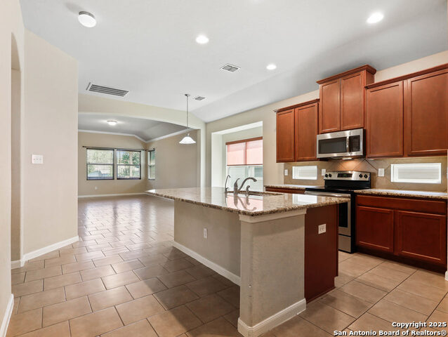 Image 6 of 25 For 819 Highland Vista