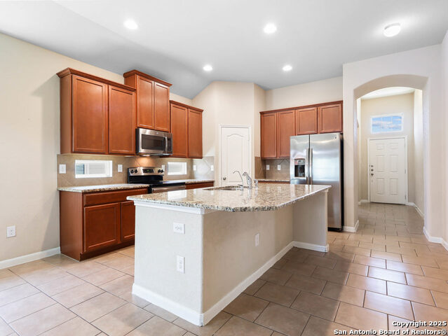 Image 7 of 25 For 819 Highland Vista