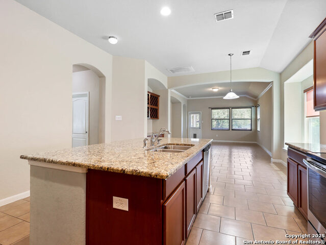 Image 9 of 25 For 819 Highland Vista