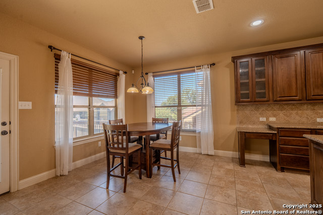 Listing photo id 5 for 3326 Marlark