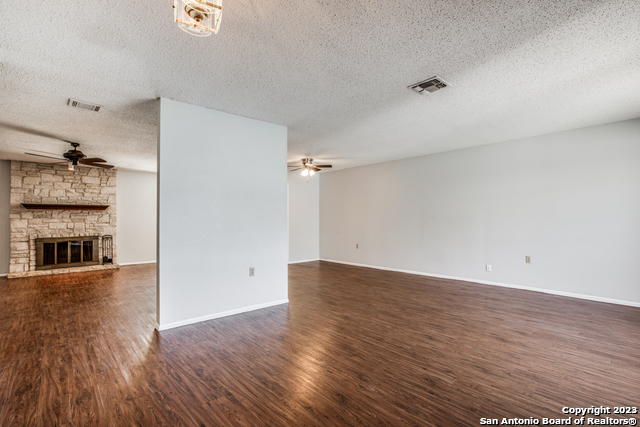 Image 4 of 12 For 137 Fort Wayne