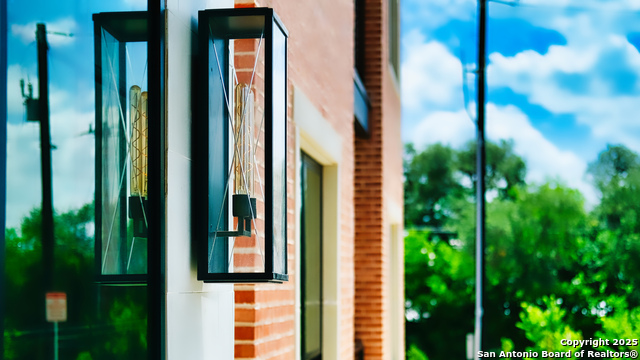 Image 3 of 15 For 10899 Hausman S 204