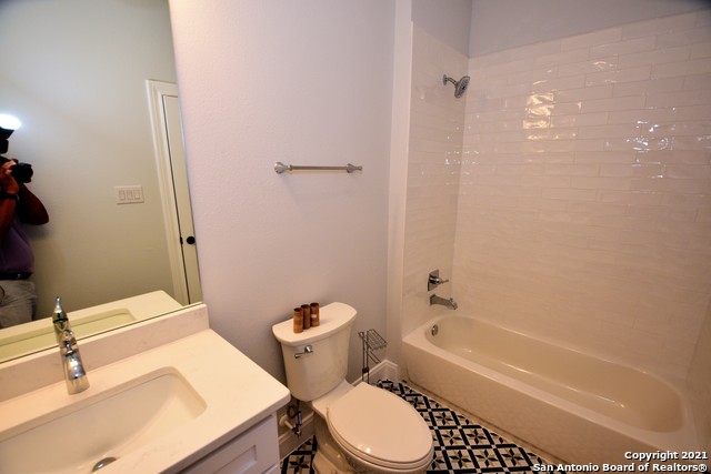 Image 40 of 47 For 24418 Canyon Row
