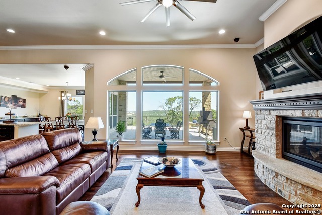 Image 7 of 62 For 8 Braeburn Ct