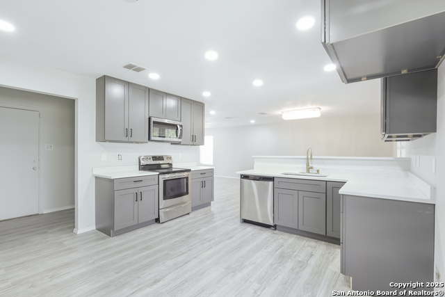 Image 7 of 24 For 4411 Stetson Park