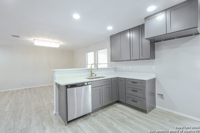 Image 8 of 24 For 4411 Stetson Park