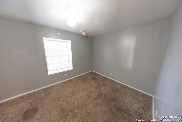 Listing photo id 9 for 170 De Chantle  Apt 708
