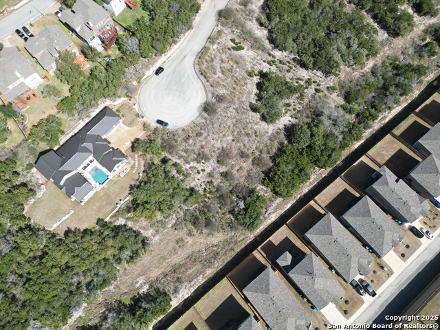 Image 2 of 6 For 210 Majestic