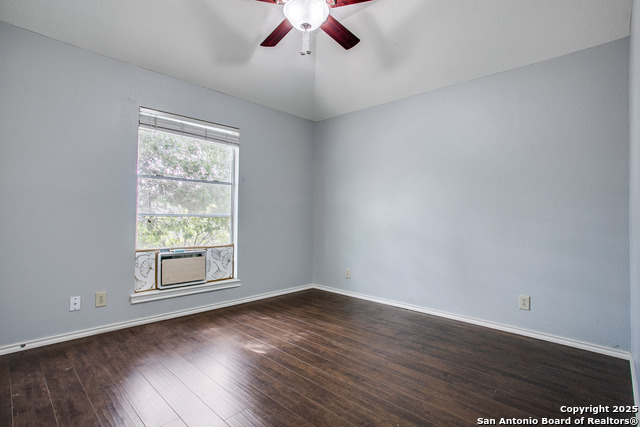 Image 16 of 31 For 5834 Spring Crossing