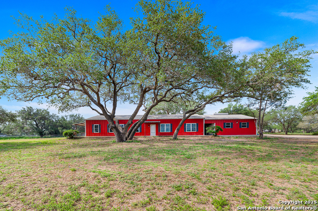Details for 1015 Fm 2200, Devine, TX 78016