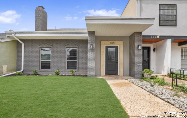 Image 2 of 25 For 385 Fenwick