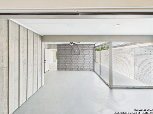 Image 20 of 25 For 385 Fenwick