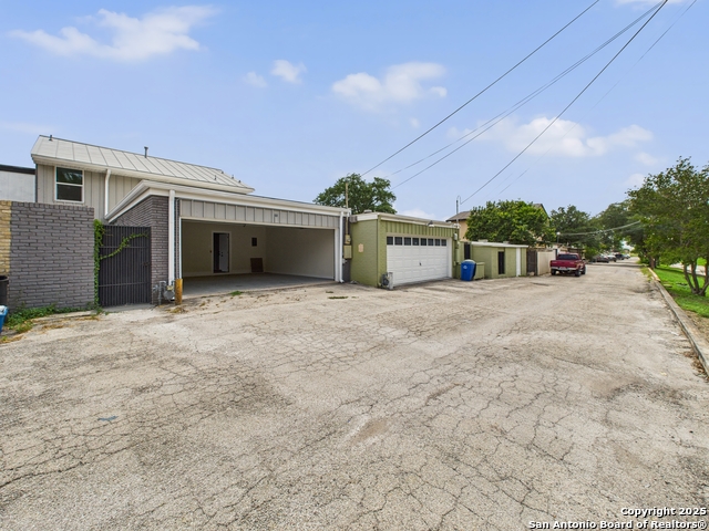 Image 25 of 25 For 385 Fenwick