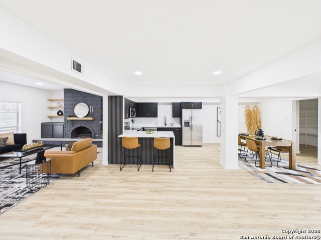 Image 7 of 25 For 385 Fenwick