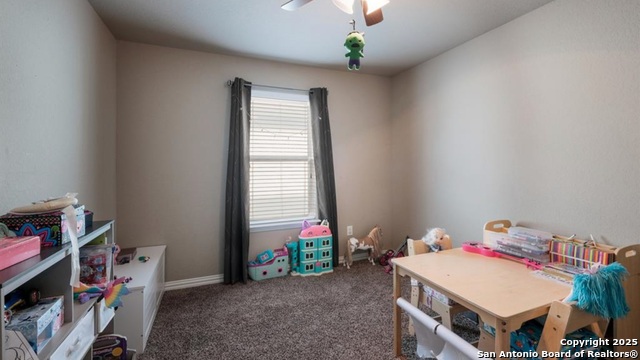 Listing photo id 13 for 8252 Breezy Cove