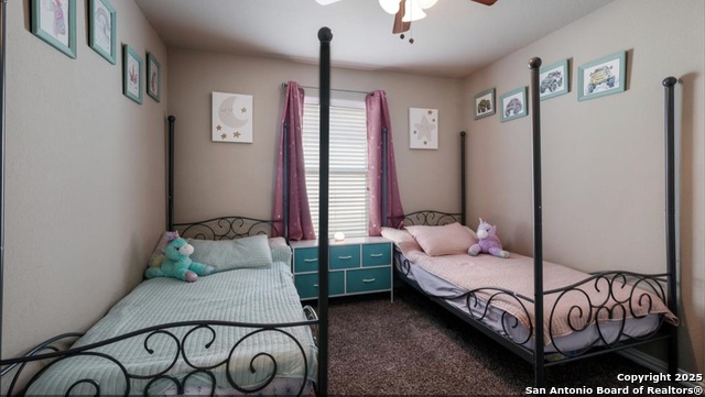 Listing photo id 14 for 8252 Breezy Cove