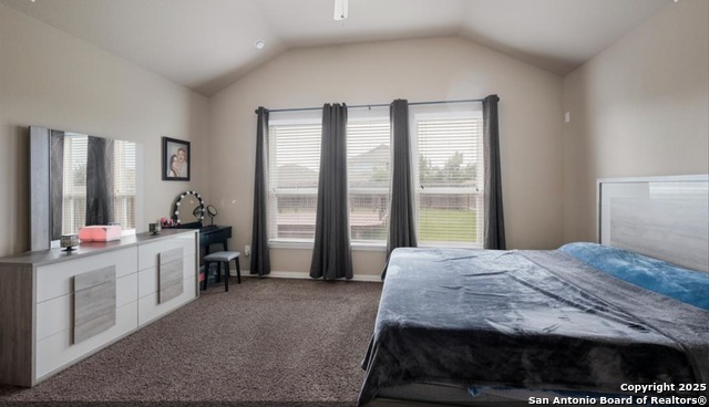 Listing photo id 16 for 8252 Breezy Cove