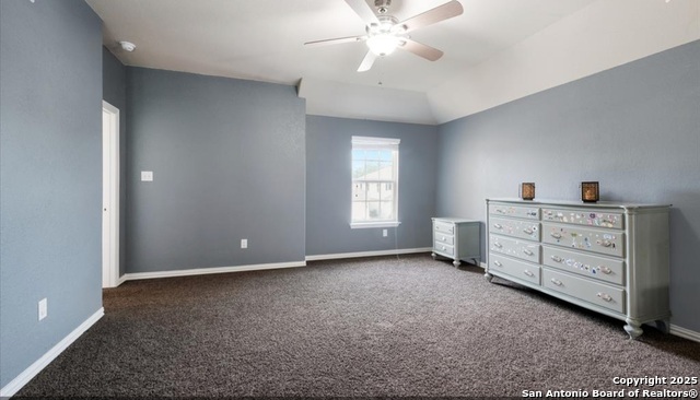 Listing photo id 17 for 8252 Breezy Cove